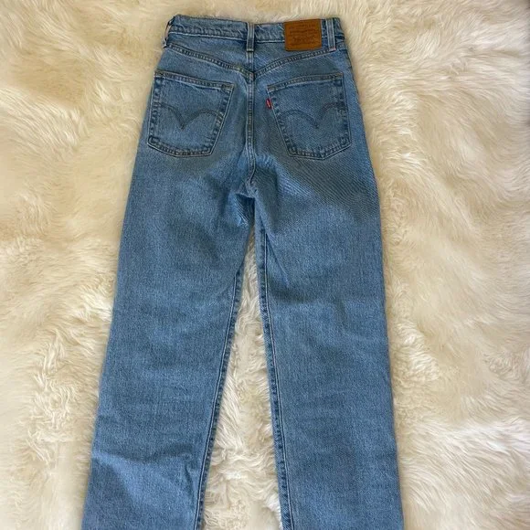 Levi's Ribcage Straight Ankle Jeans, Medium Wash, Size 25 - Picture 3 of 3